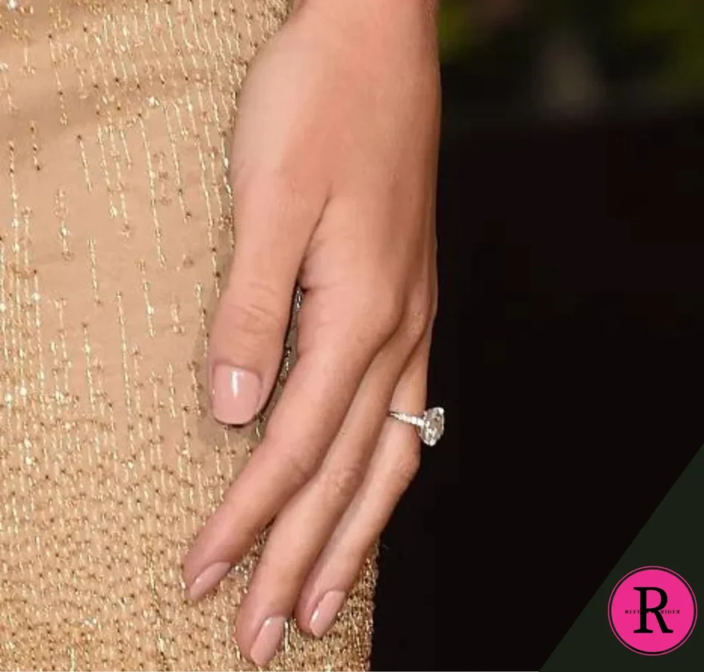 rosie huntington whiteley engagement ring